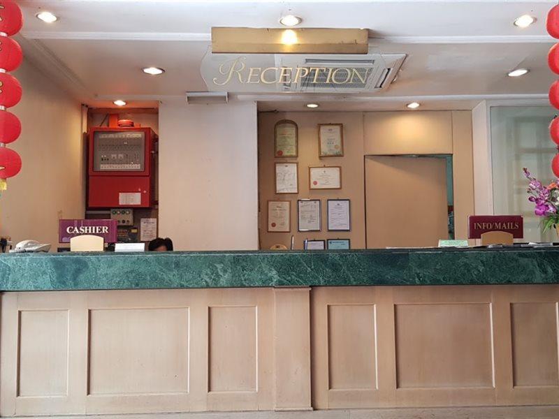 The Executive Hotel Lahad Datu Exteriör bild