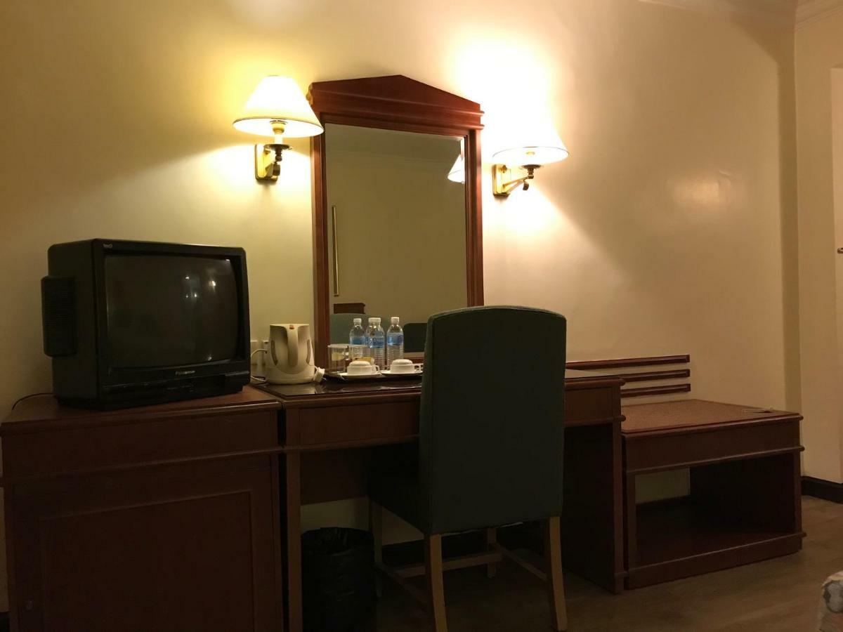 The Executive Hotel Lahad Datu Exteriör bild