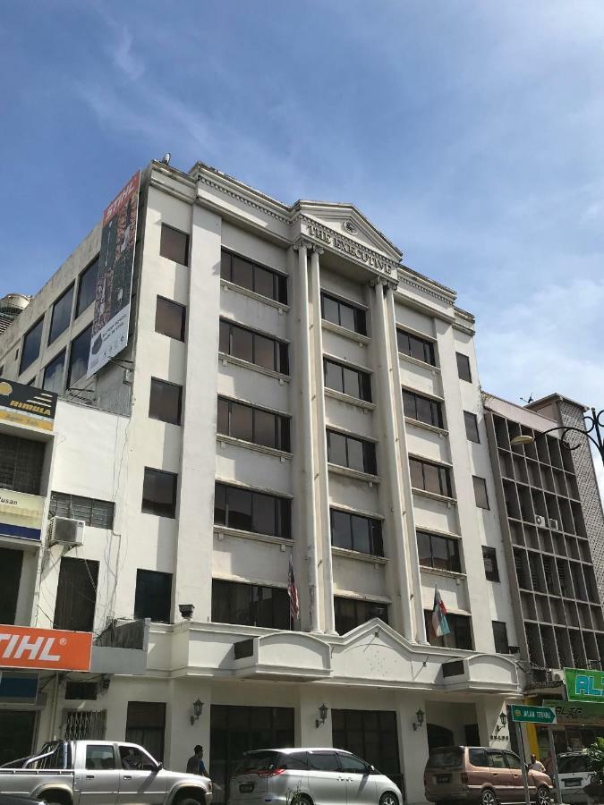 The Executive Hotel Lahad Datu Exteriör bild