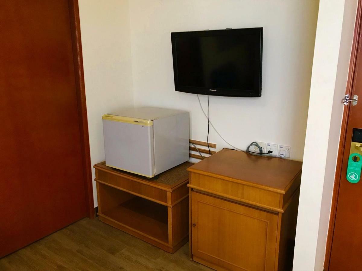 The Executive Hotel Lahad Datu Exteriör bild